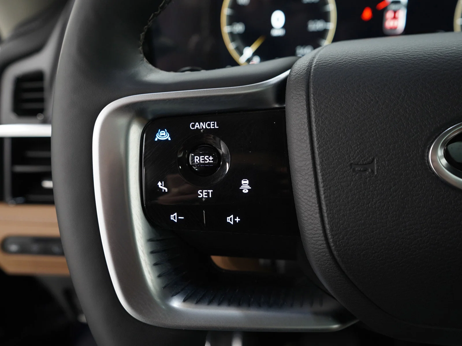 2025 INFINITI QX80 Luxe 4WD - Photo 30