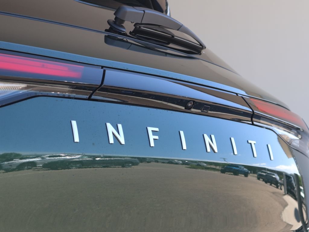New 2027 DEEP EMERALD INFINITI Luxe AWD image 37