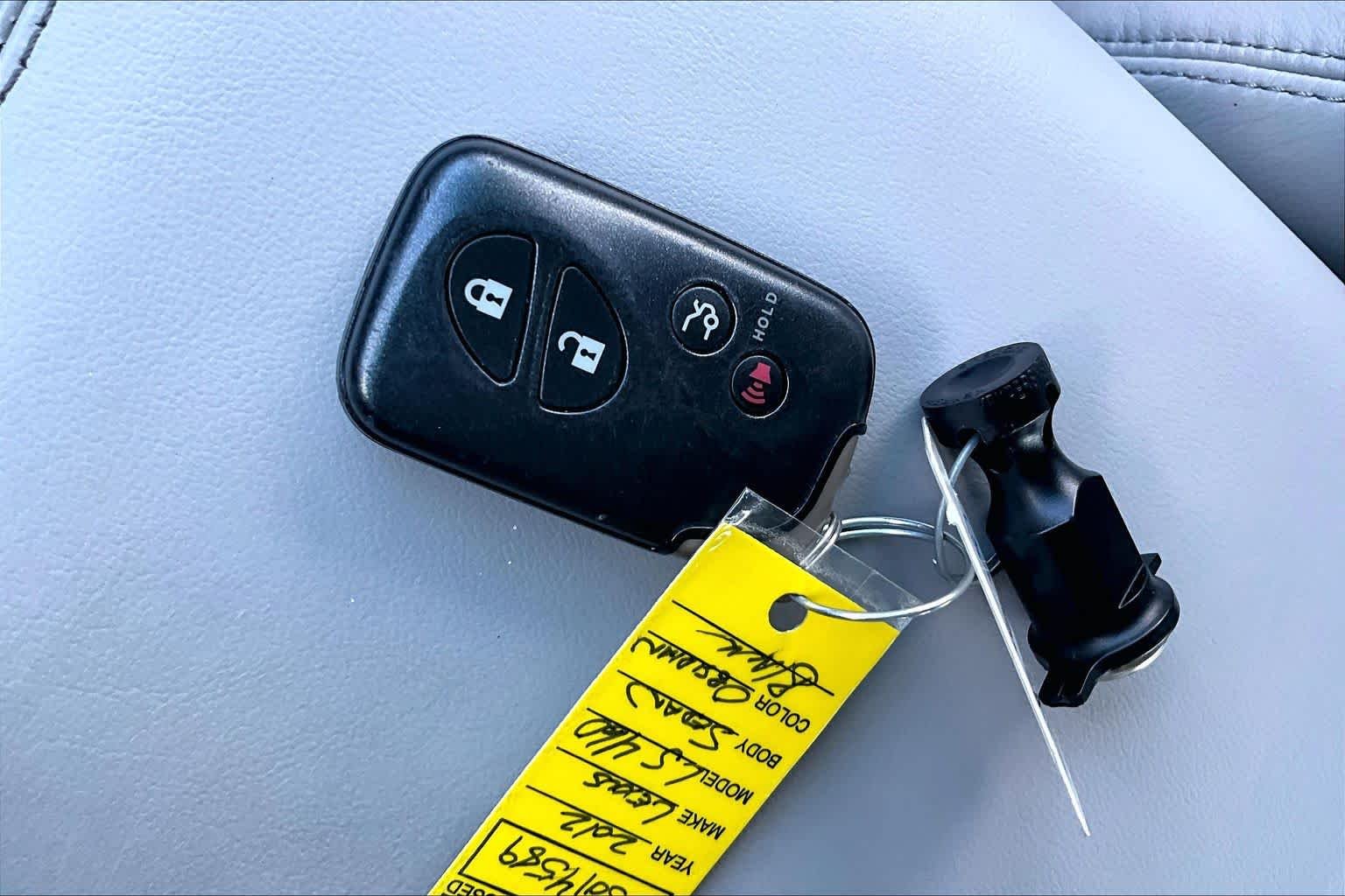 Used 2012 Obsidian Lexus  image 14