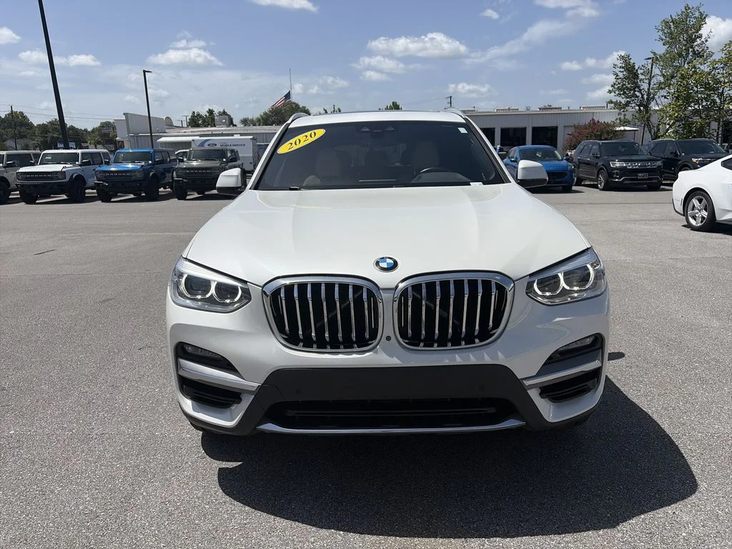 Used 2020 White BMW sDrive30i image 10
