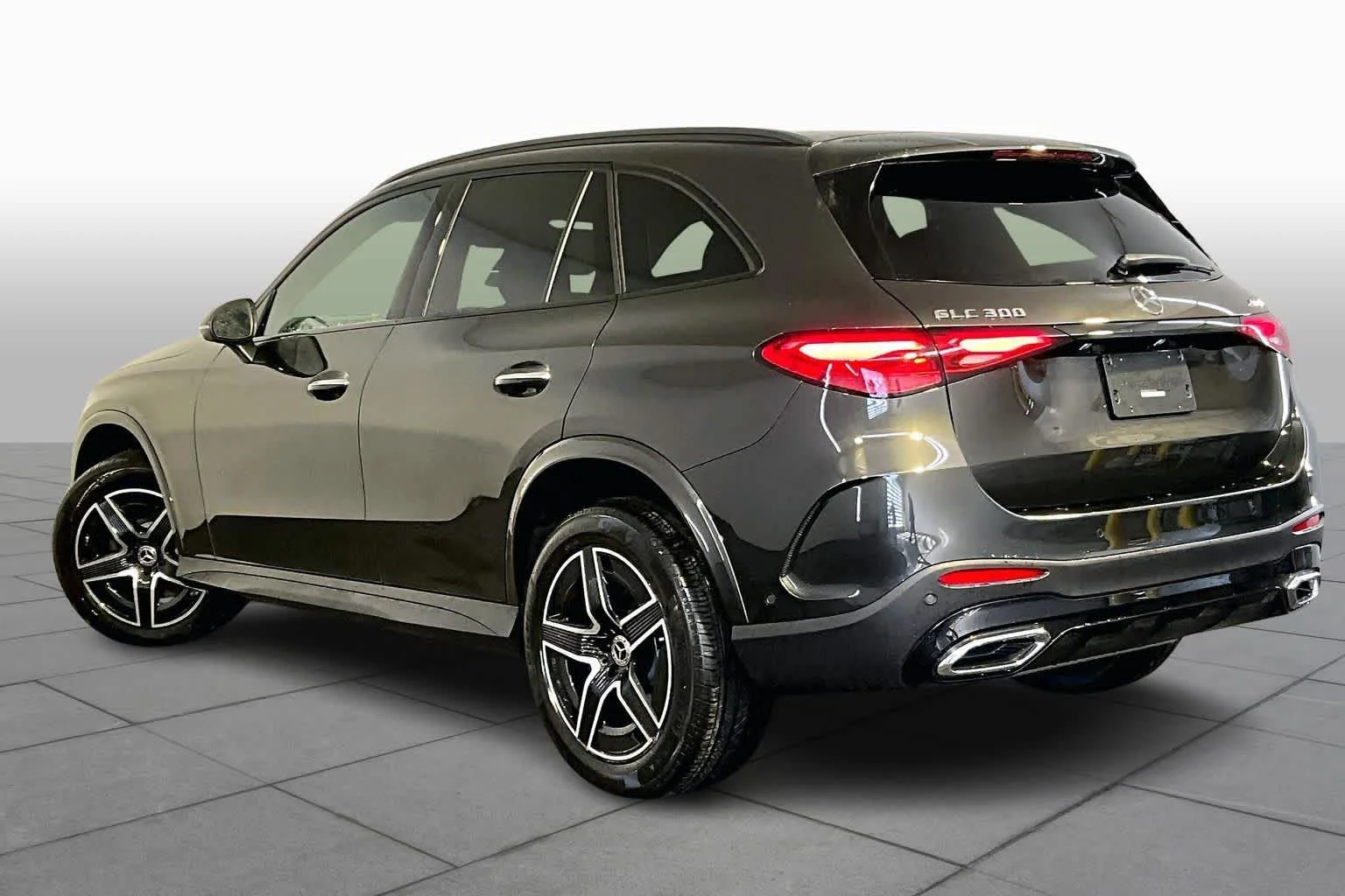 New 2026 Graphite Grey Metallic Mercedes-Benz GLC 300 image 3