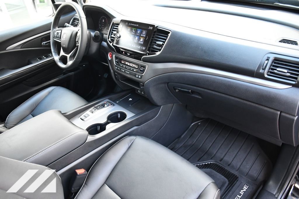 Used 2025 Black Honda RTL image 28