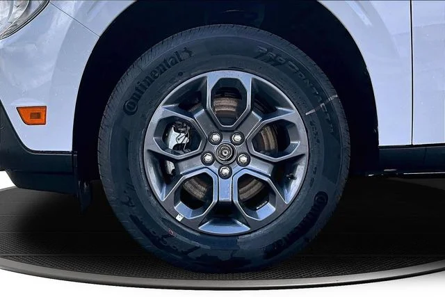 New 2026 Oxford White Ford XLT image 13