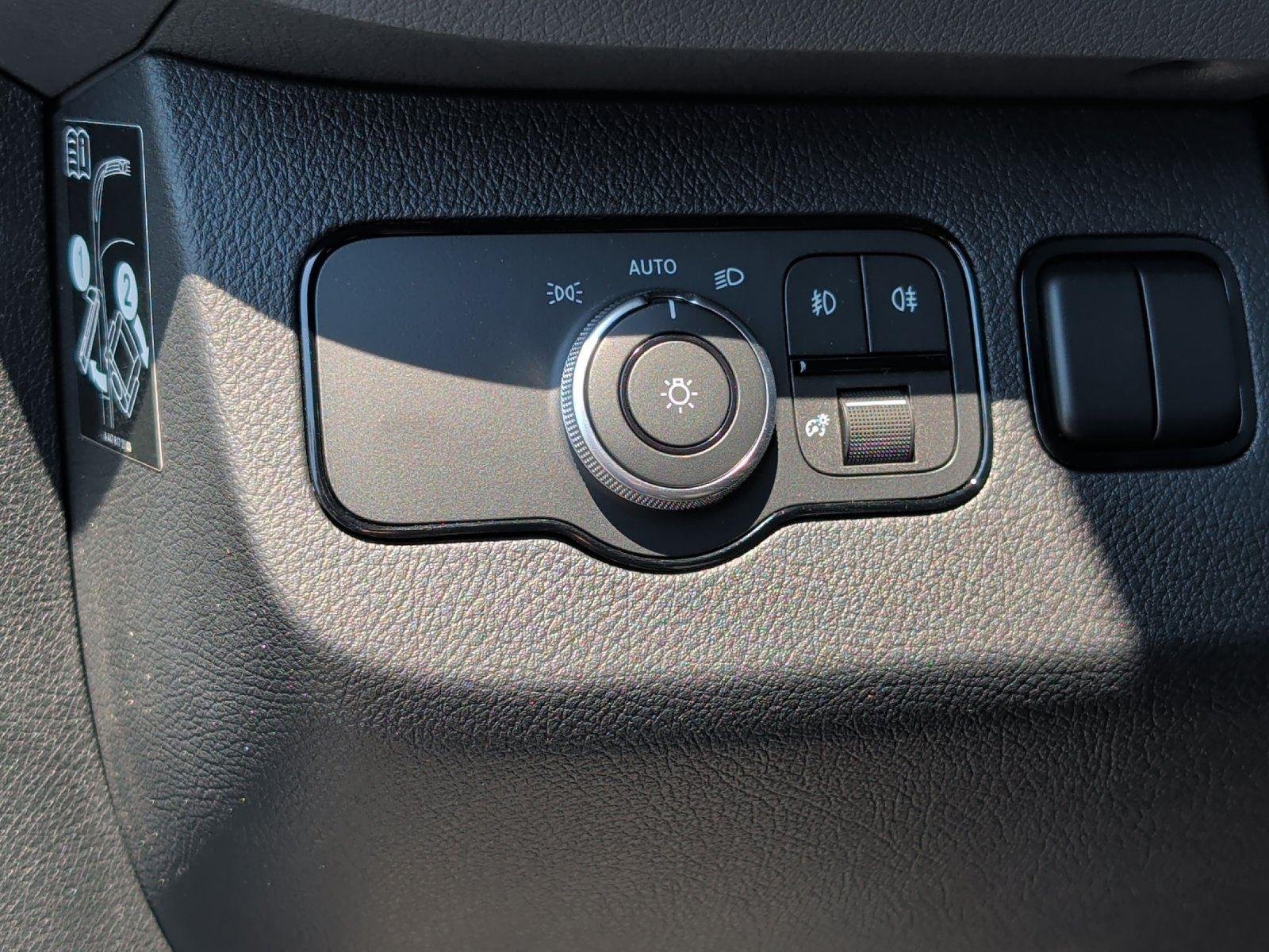Used 2022 Iridium Silver Mercedes-Benz  image 17
