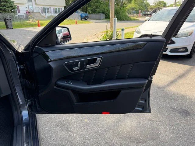 Used 2016 Black Mercedes-Benz E 400 image 11