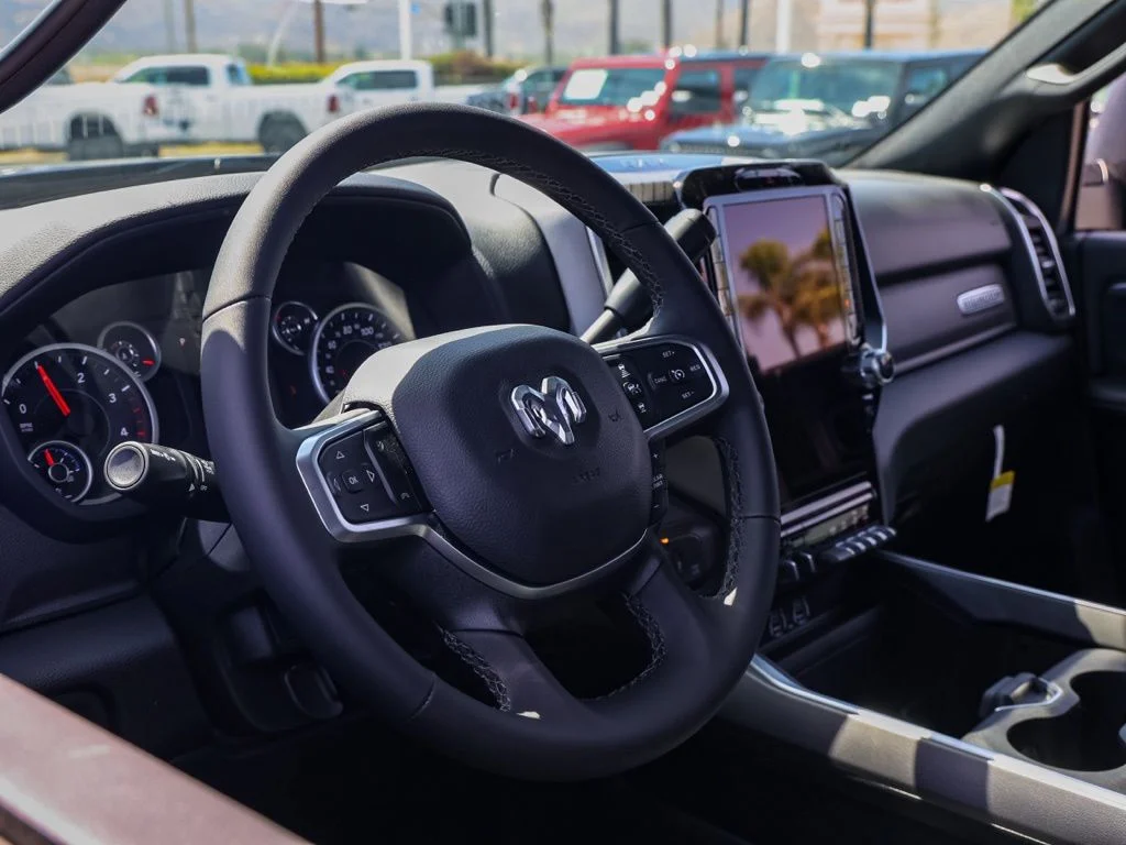 New 2026 Diamond Black Crystal Pearl-Coat Exterior Paint RAM Big Horn Night Edition image 79