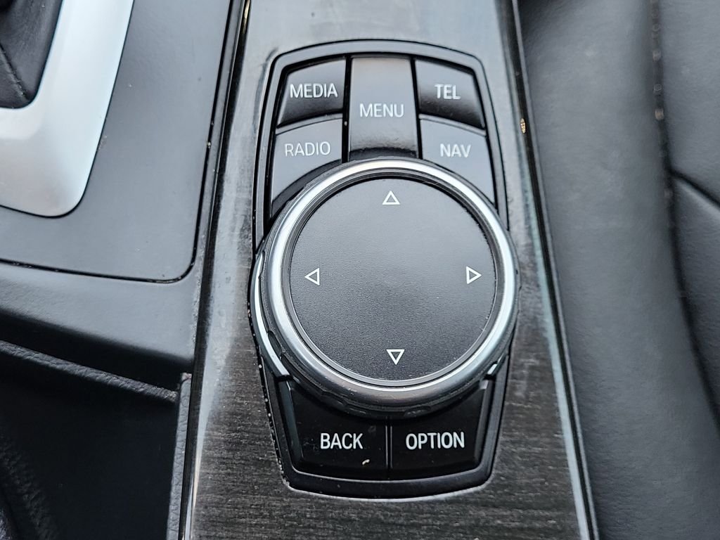 Used 2015 Silver BMW 328i xDrive image 33