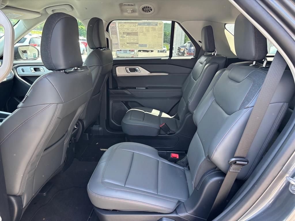 New 2026 Carbonized Gray Metallic Ford Active image 10