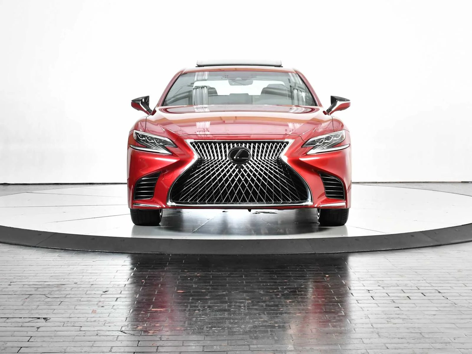 Used 2018 Matador Red Mica Lexus  image 10
