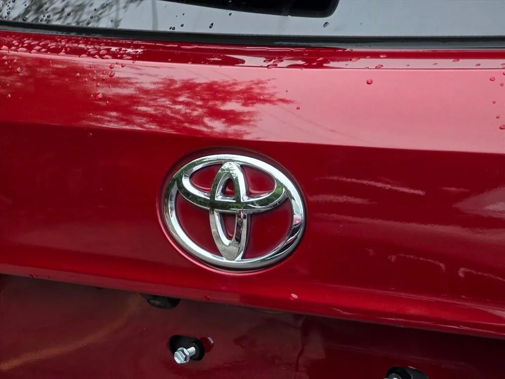 Used 2021 Red Toyota XLE image 12