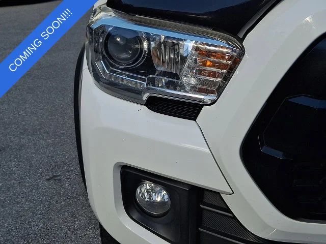 Used 2017 White Toyota TRD Off-Road image 14