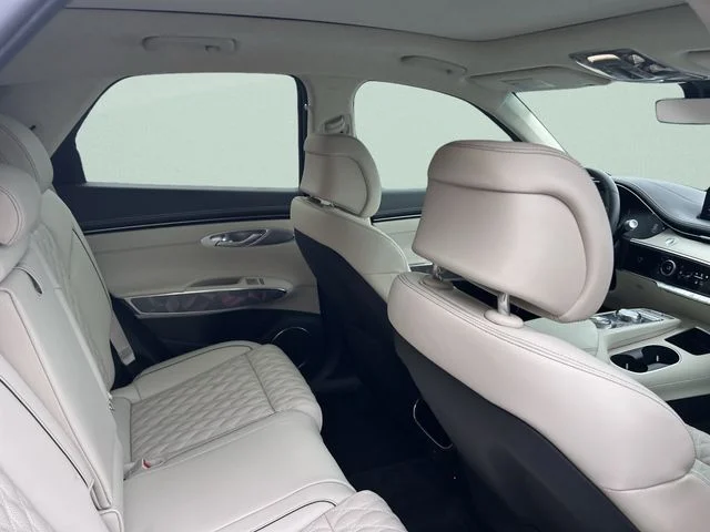 Used 2025 White Genesis 3.5T Sport image 22