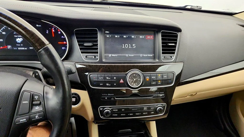 Used 2014 Bronze Metallic Kia 4dr Sedan Limited image 16