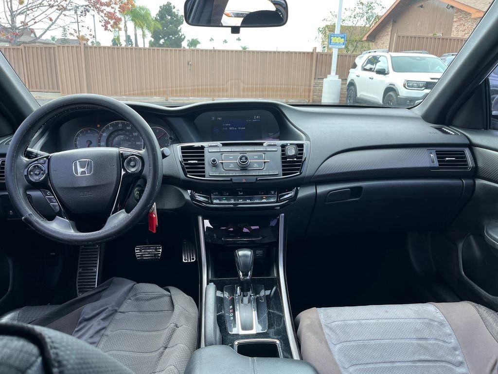 Used 2016 White Honda Sport image 11