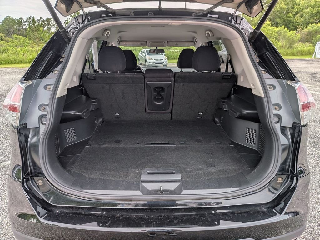 Used 2016 Black Nissan SV image 28