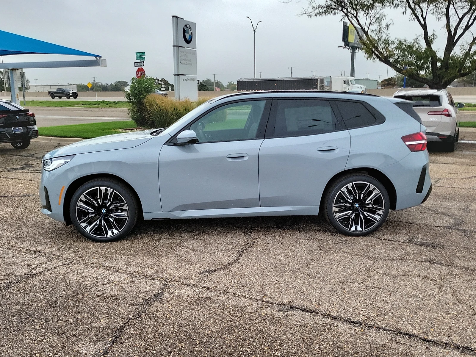 New 2026 Brooklyn Gray BMW 30 xDrive All-Wheel Drive Sports Activity Vehicle image 2