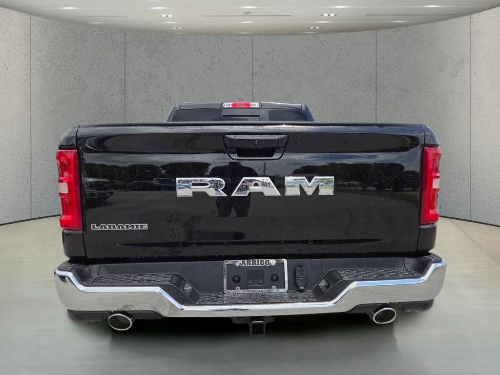New 2026 Diamond Black Crystal Pearl-Coat Exterior Paint RAM Laramie image 6