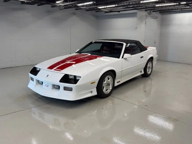 Used 1992  Chevrolet Z28 image 1