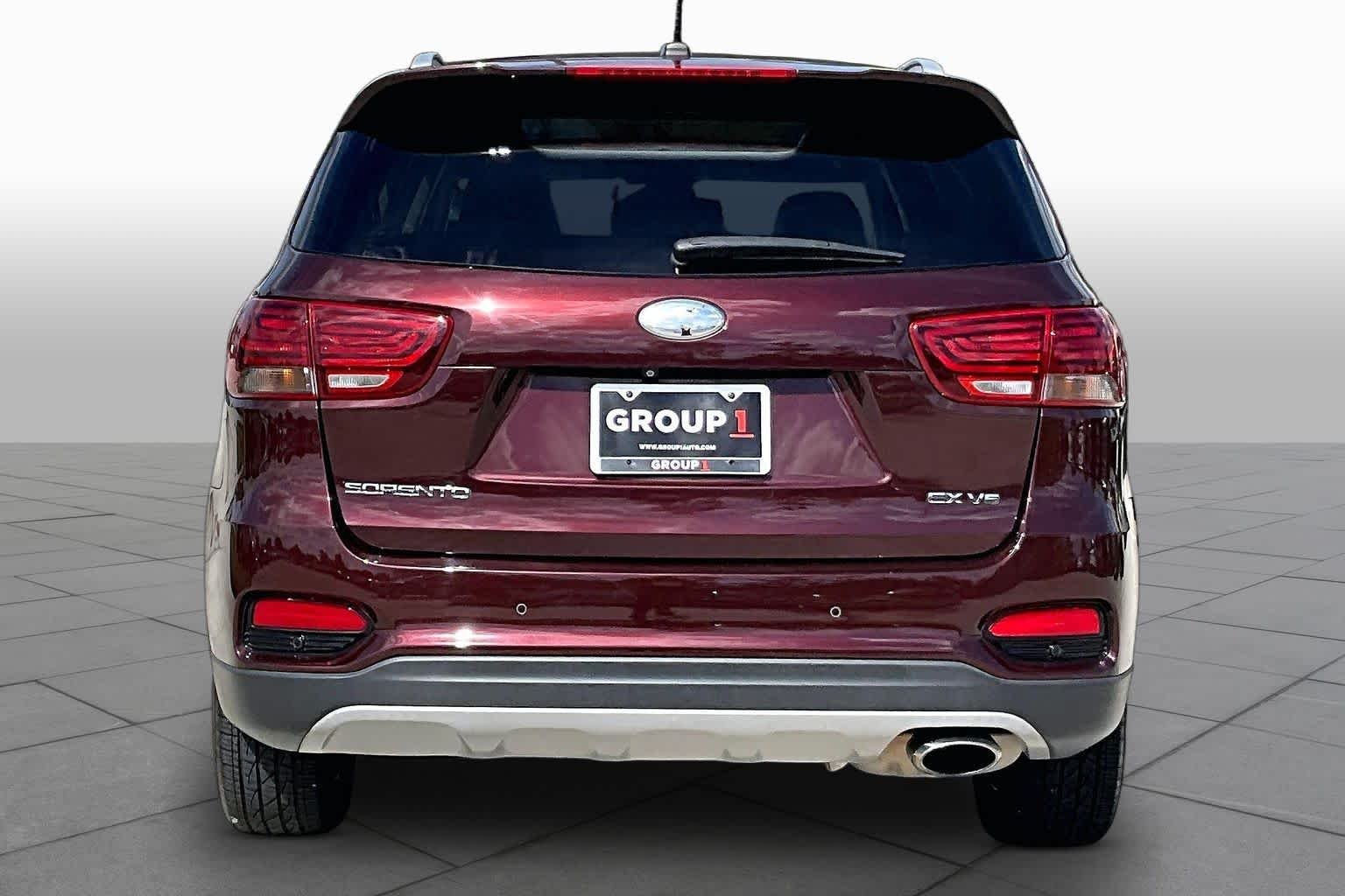 Used 2020 Passion Red Kia EX V6 image 5