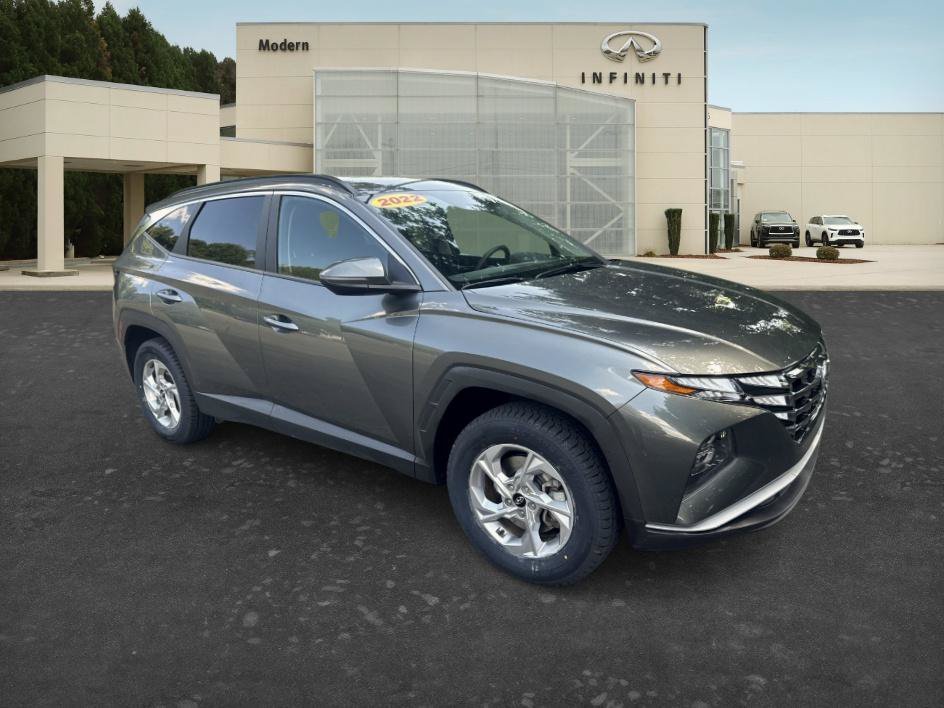 Used 2022 Amazon Gray Hyundai SEL image 3