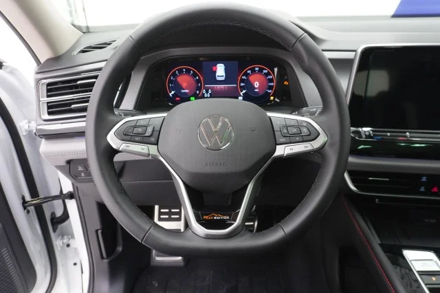 New 2026 Opal White Pearl Volkswagen 2.0T Peak Edition image 28