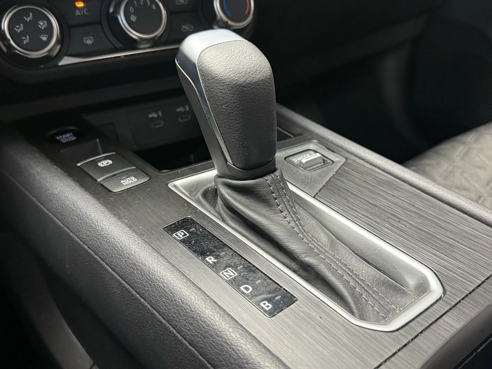 Used 2025 Gun Metallic (kad) Nissan SV image 18
