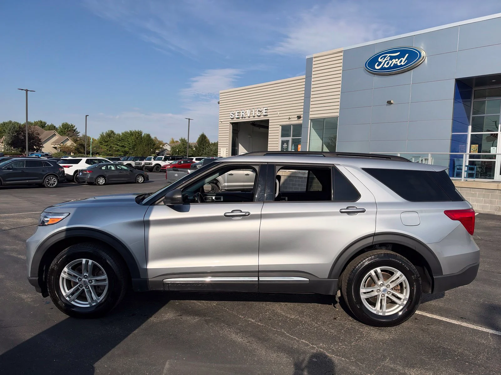 Used 2023 Iconic Silver Metallic Ford XLT image 3