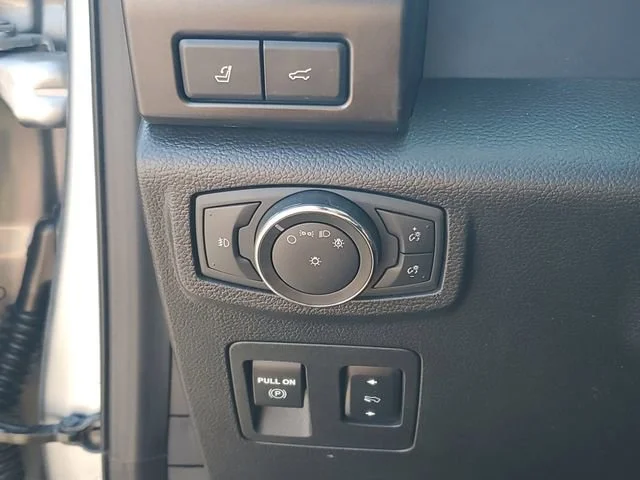 Used 2020 Iconic Silver M Ford Limited image 22