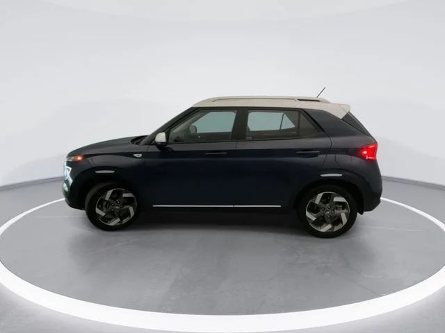 Used 2023 White Hyundai Limited image 3