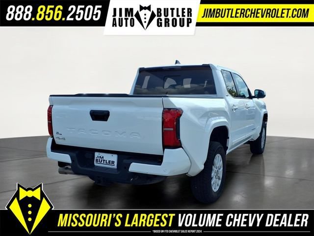 Used 2024 White Toyota SR5 image 21