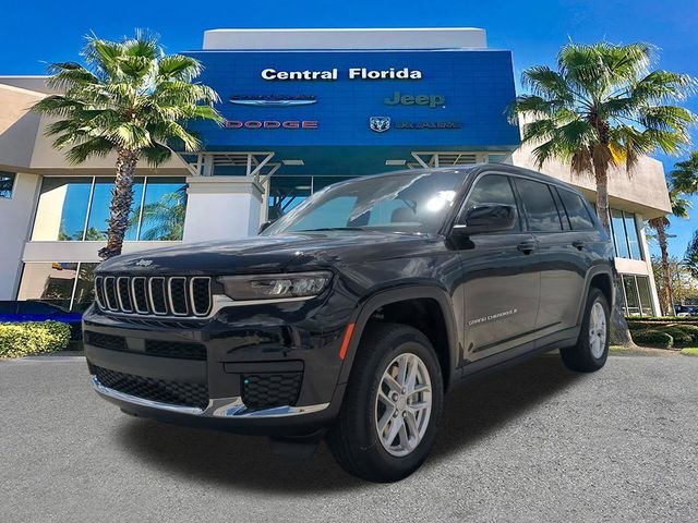 New 2026 Diamond Black Crystal Pearl-Coat Exterior Paint Jeep Laredo image 9