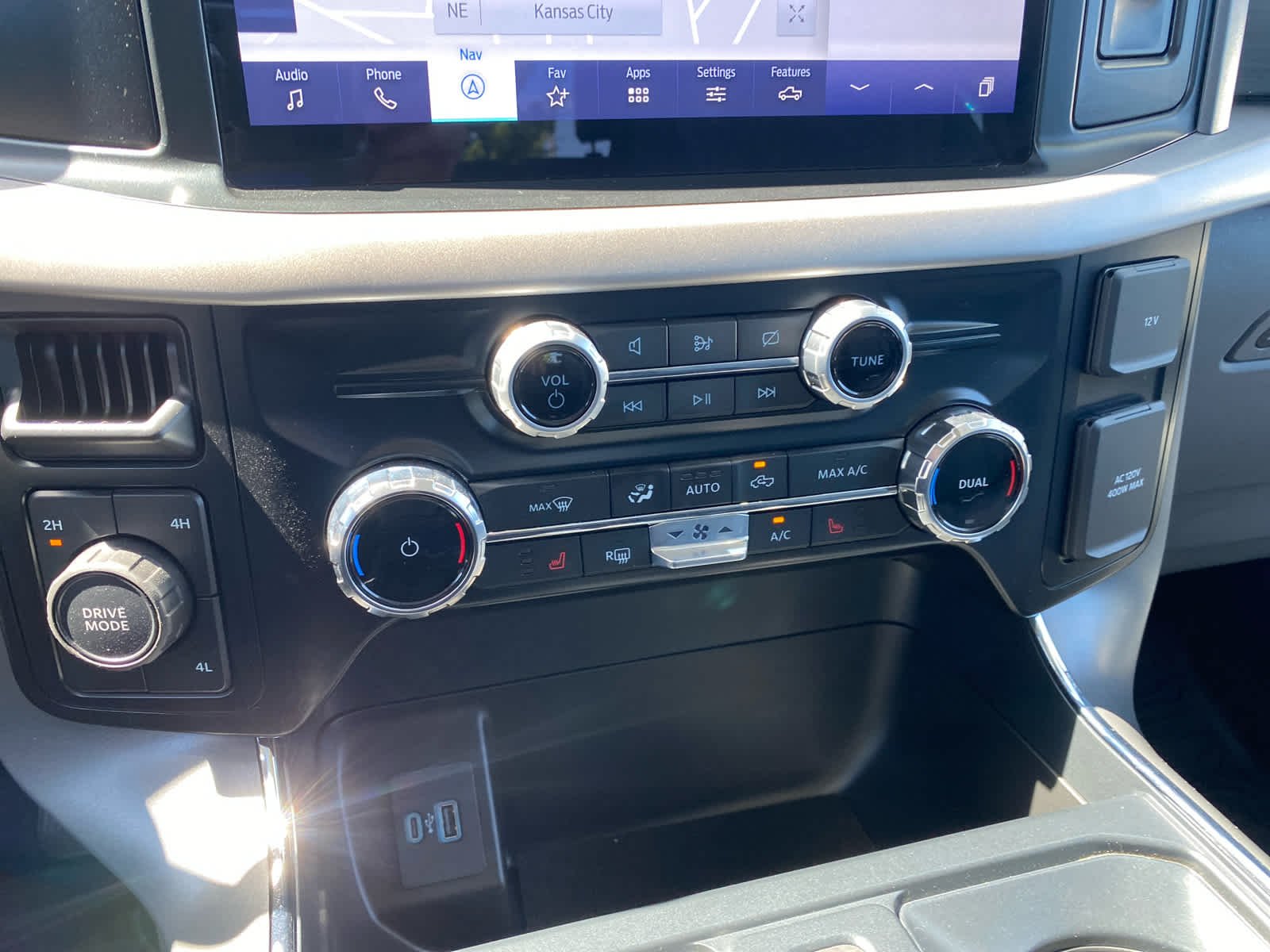 Used 2023  Ford XL image 18