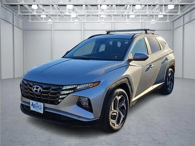 Used 2022 Silver Hyundai SEL Front-wheel Drive image 1