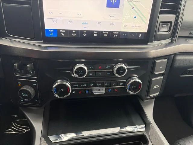 New 2026 Glacier Gray Metallic Tri-Coat Ford F-250® Lariat® image 57