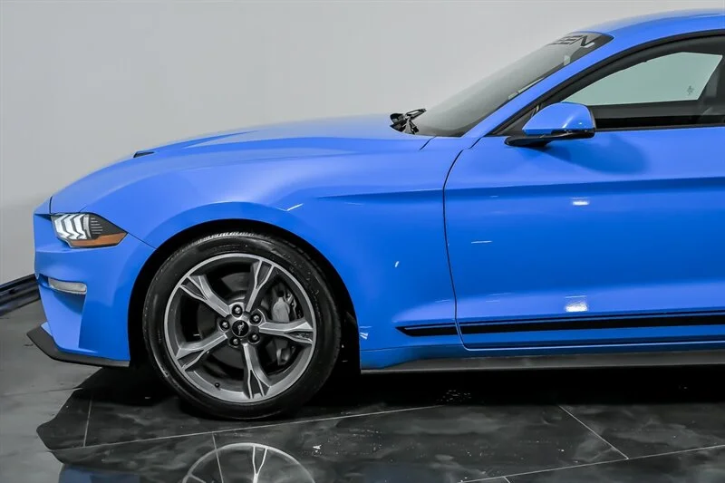Used 2022 Grabber Blue Ford GT Premium image 6