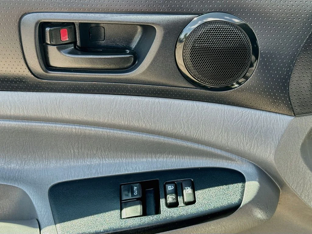 Used 2014 Silver Toyota Base image 19