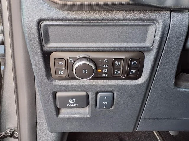 Certified Used 2025 Silver Metallic Ford Lariat image 14