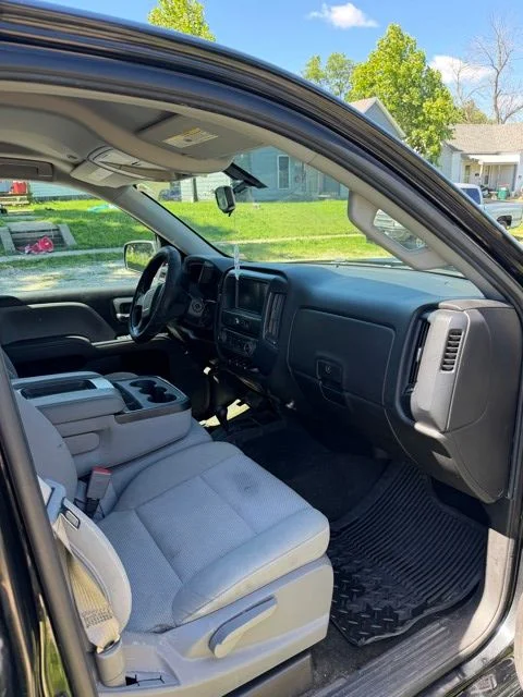 Used 2016 Black GMC Base image 2