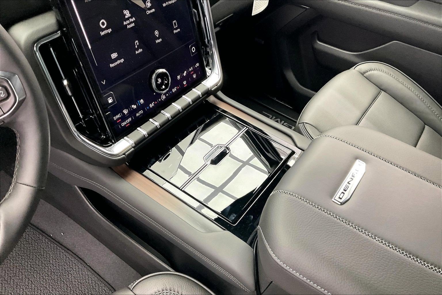 2026 GMC Yukon XL Denali - Photo 8