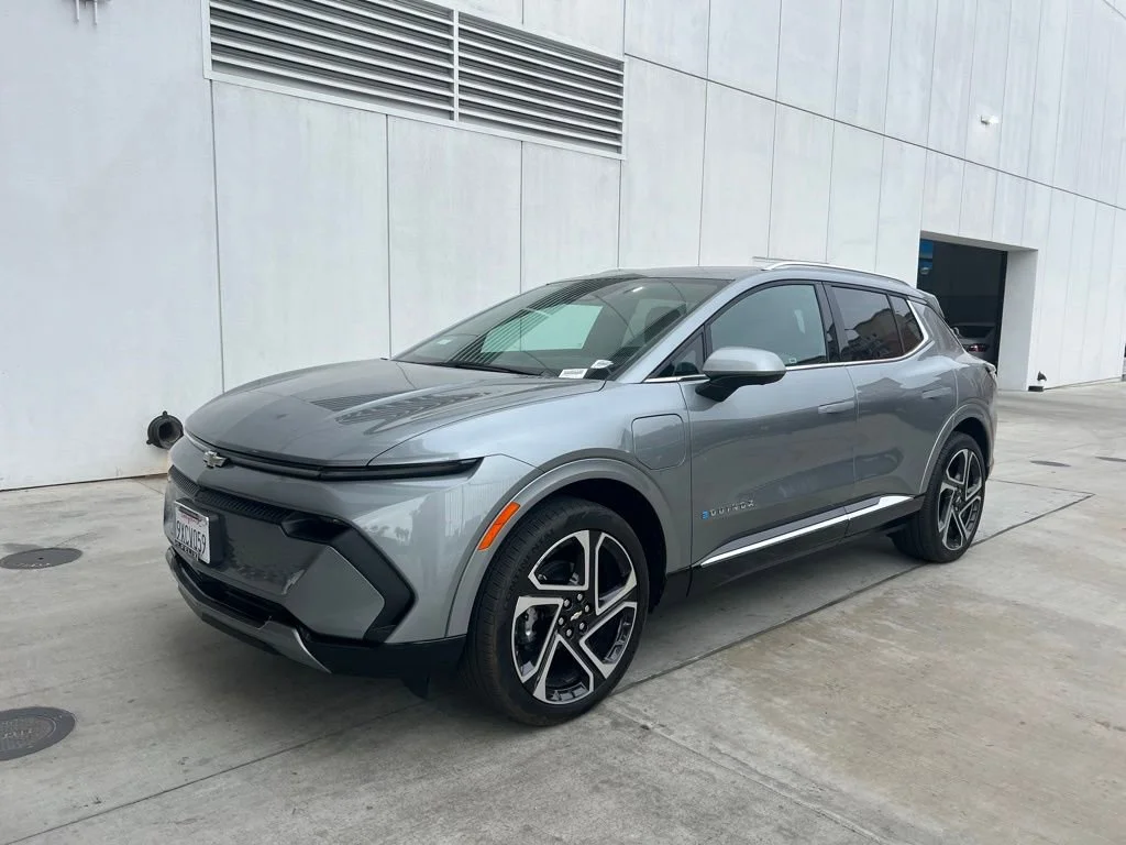 2026 Chevrolet Equinox EV 2LT eAWD's photo