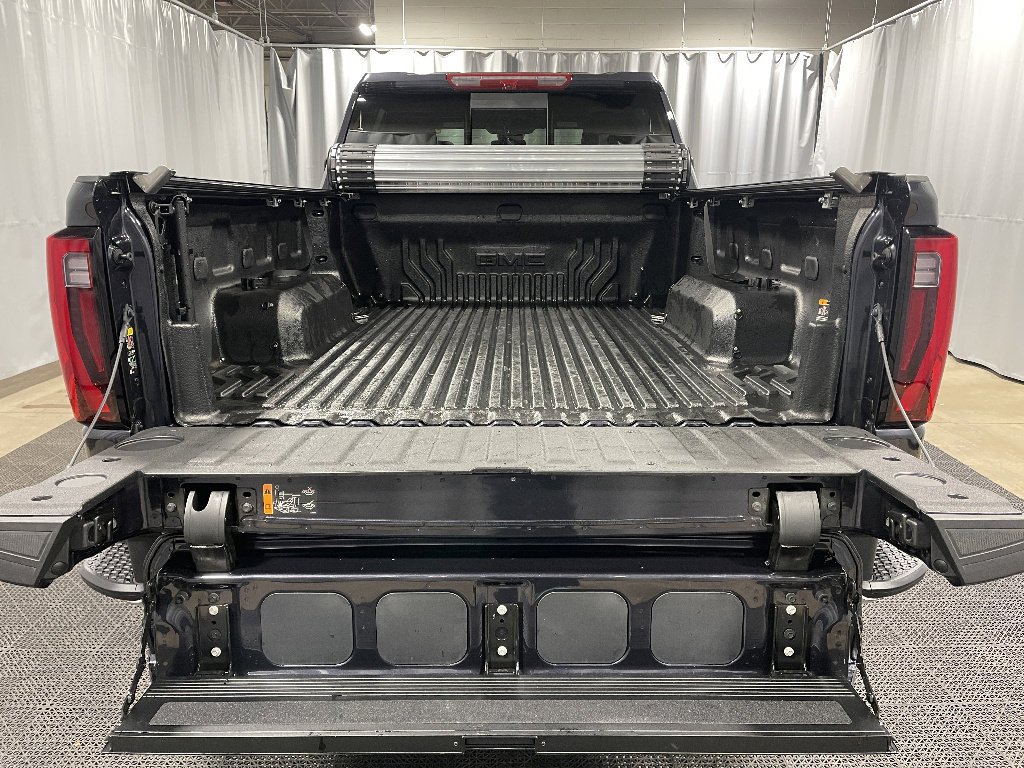 2025 GMC Sierra 2500HD SLT - Photo 9