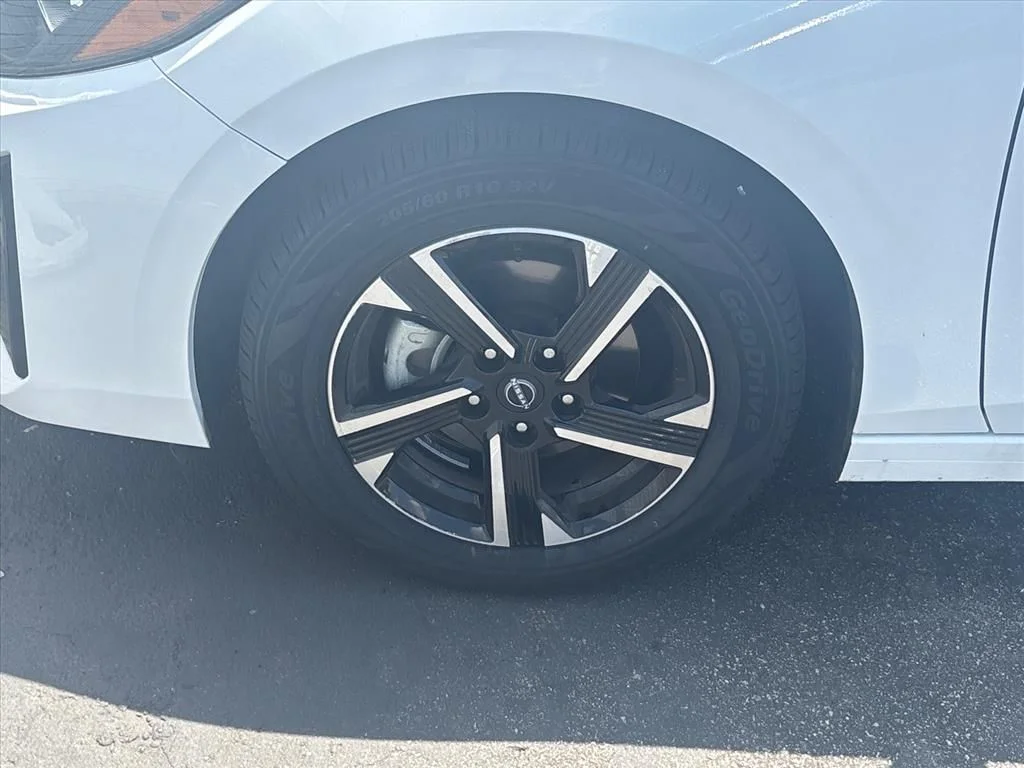 Used 2025 White Nissan SV image 4