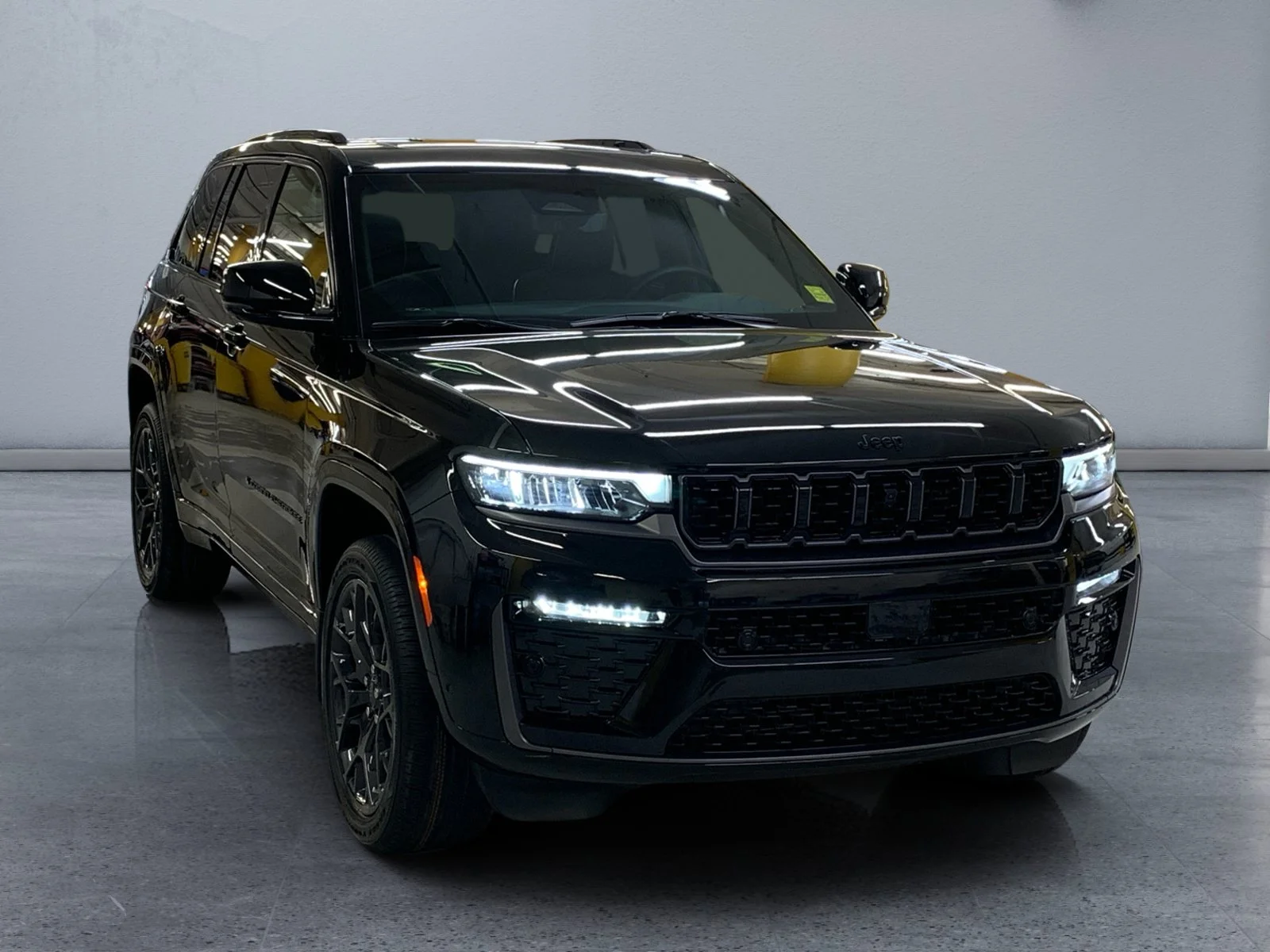 New 2026 Diamond Black Crystal Pearl Jeep Summit image 7