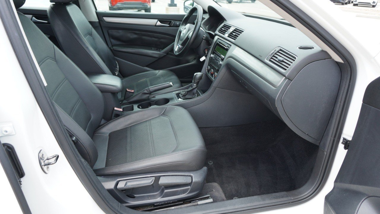 Used 2014 White Volkswagen S image 15