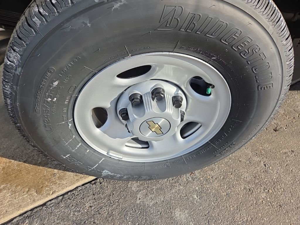 2025 Chevrolet Express Cargo Work Van - Photo 10