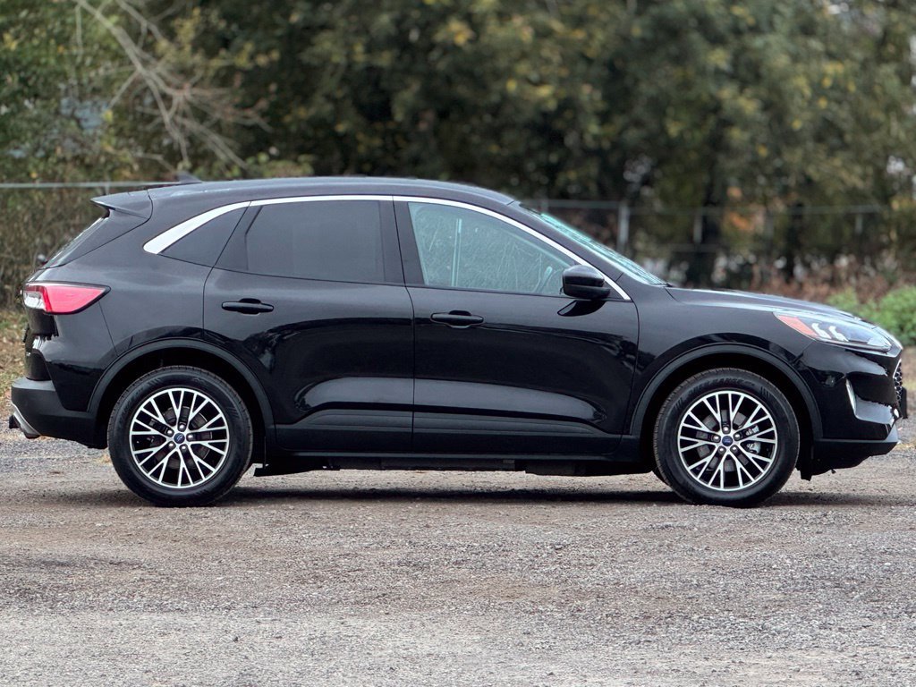 Used 2022 Black Metallic Ford SEL image 8