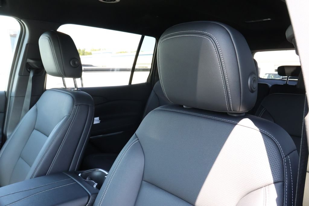 Used 2026 Mosaic Black Metallic Chevrolet LT image 10