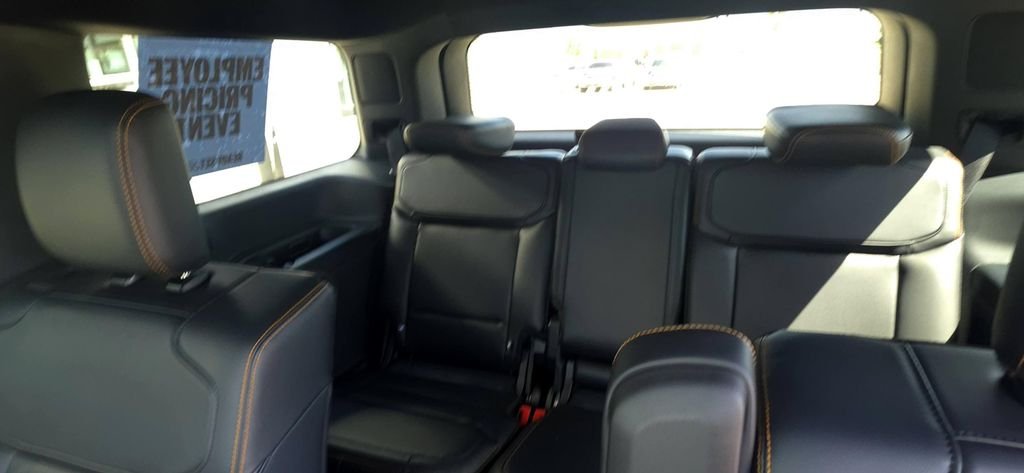 New 2026 Agate Black Metallic Ford Tremor® image 38