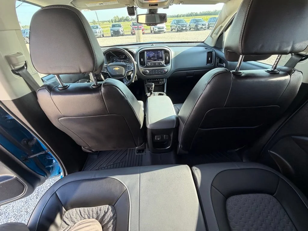 Used 2021 BRIGHT BLUE METALLIC Chevrolet 4WD Z71 image 26