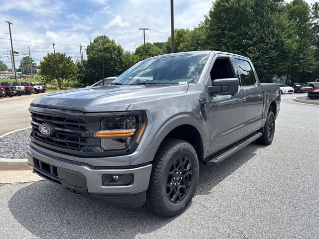 New 2026 Carbonized Gray Metallic Ford XLT image 4